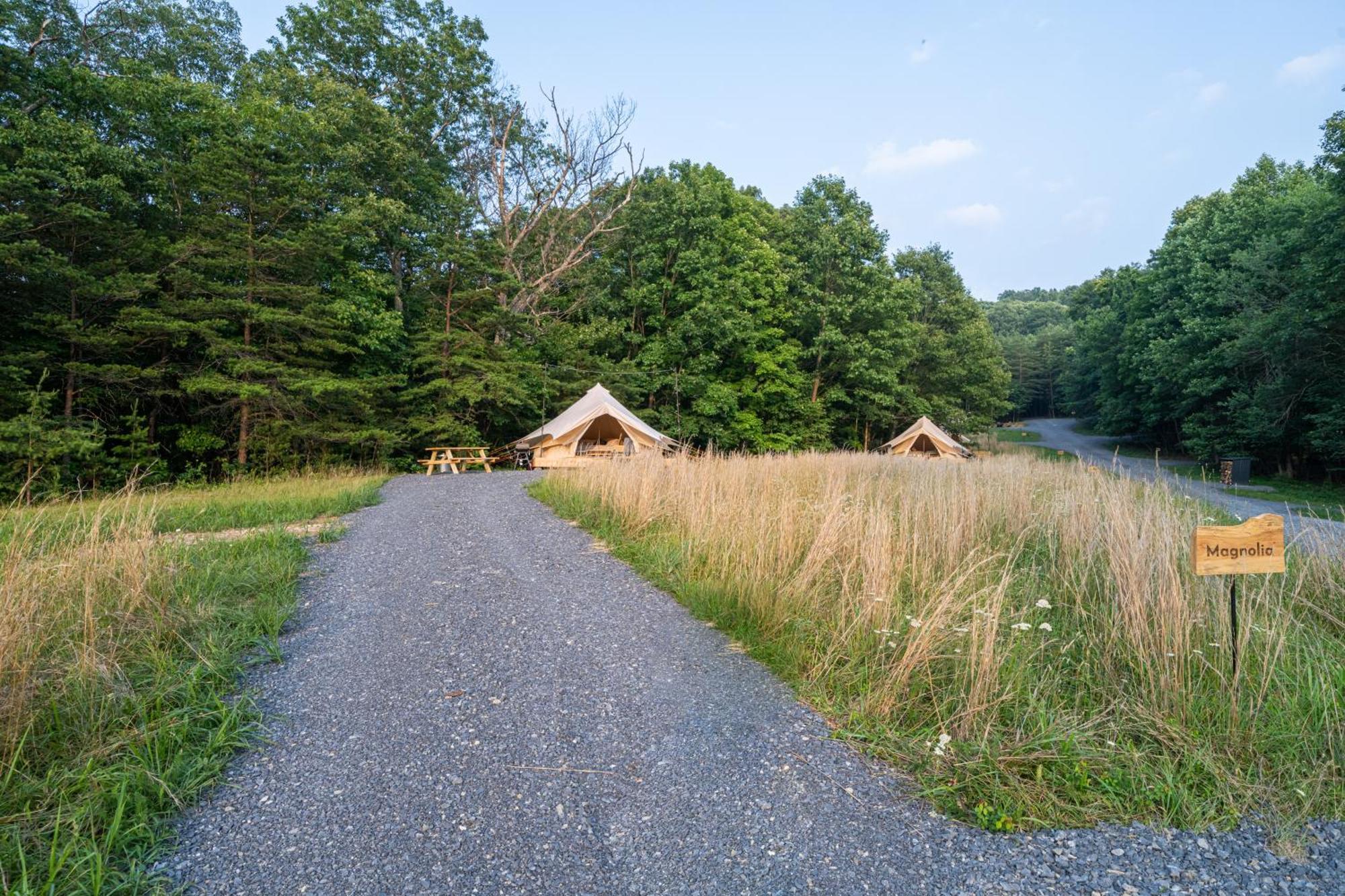 Firefly Ridge Luxury Retreat Hotel Great Cacapon ภายนอก รูปภาพ